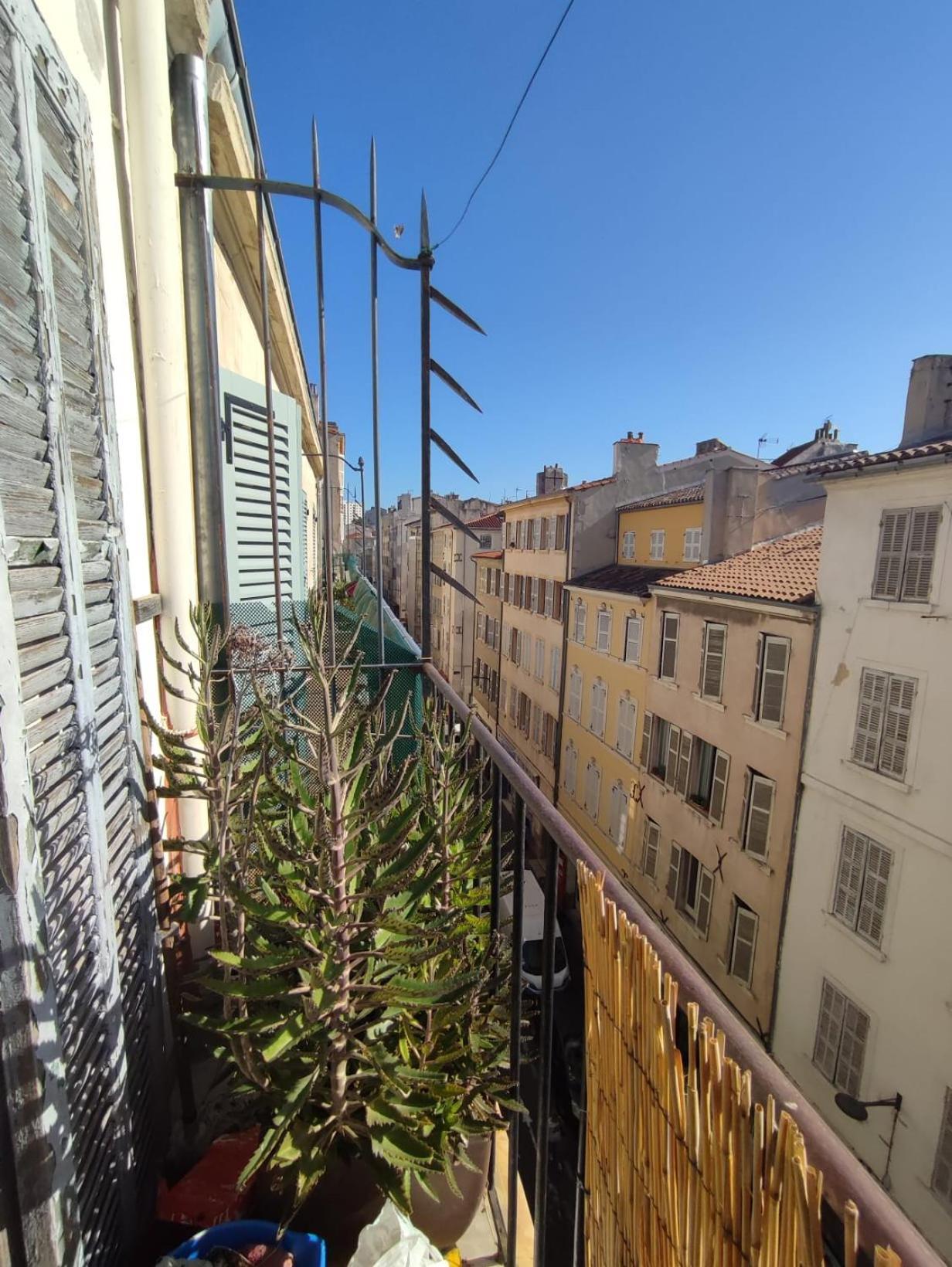 Sunny And Fully Furnished Duplex In Marseilles